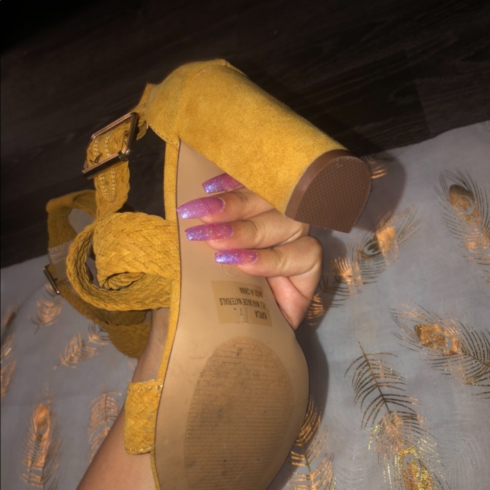 Heels - Picture 2 of 4